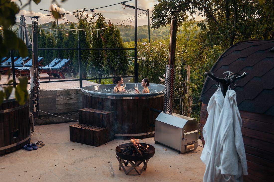 Ciubărul și sauna, în curtea de toamnă
