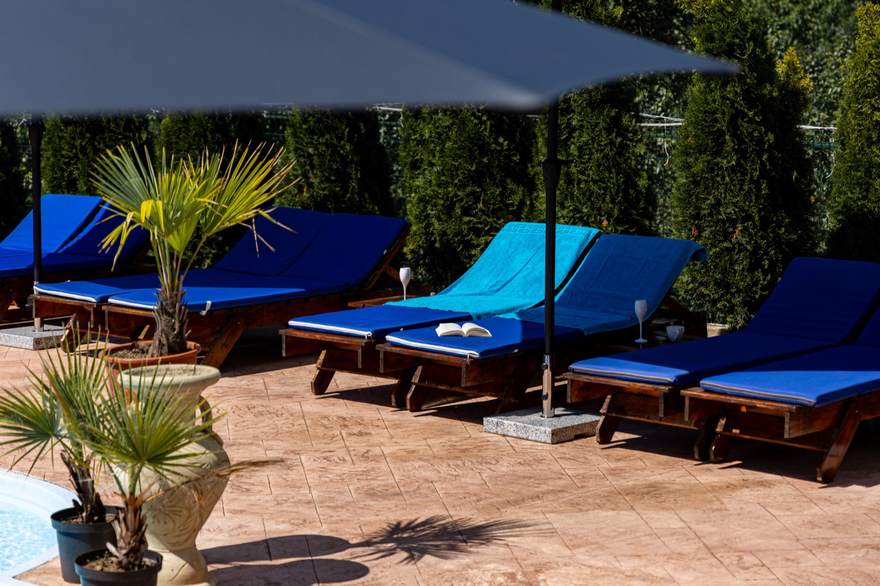 Zona de plajă din curte