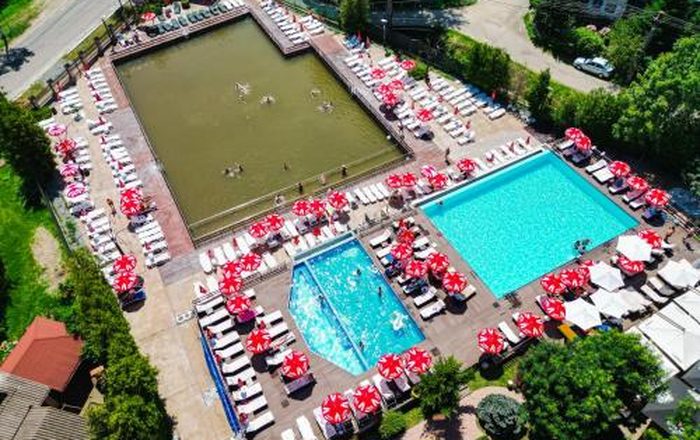 Complexul Baia Roșie din Slănic Prahova